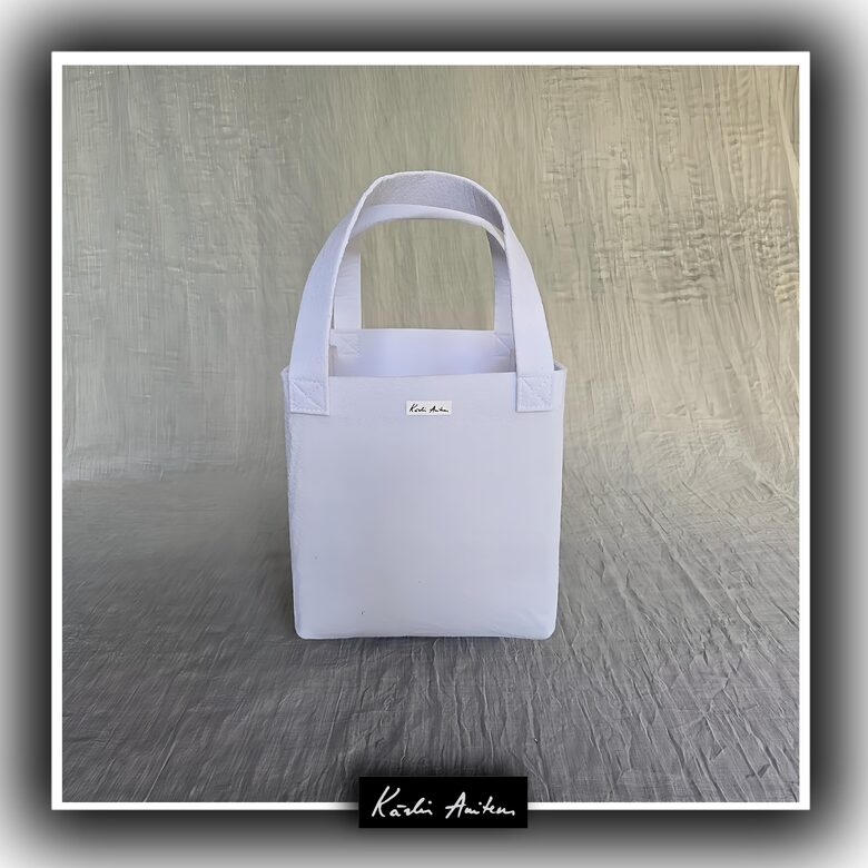 Mazā filca soma baltā krāsā