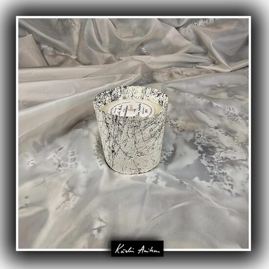 Svece no kolekcijas "Lidojošā krāsa"