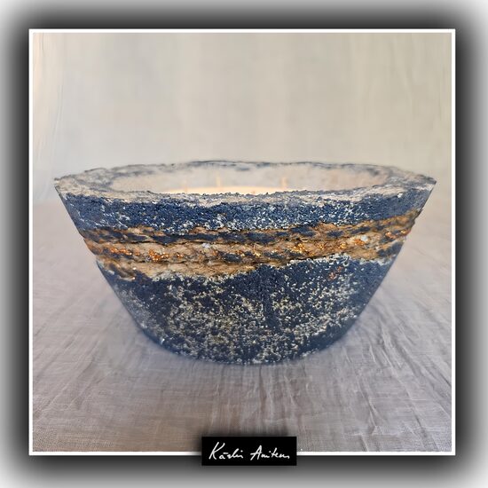 Svece no kolekcijas "Līvu zilais zelts"