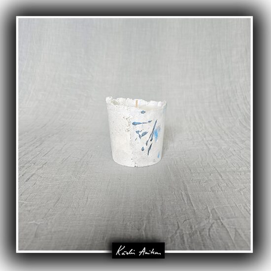 Small Tumbler (15 h). Scent: Lemon and Orange Leaves