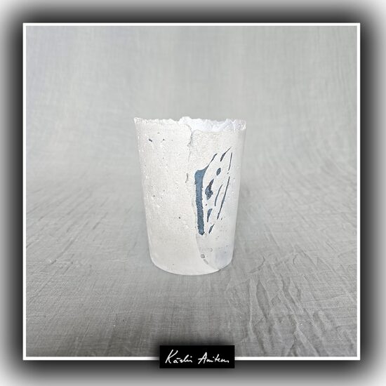 Tumbler (20 h). Aroma: Lemon and Orange Leaves