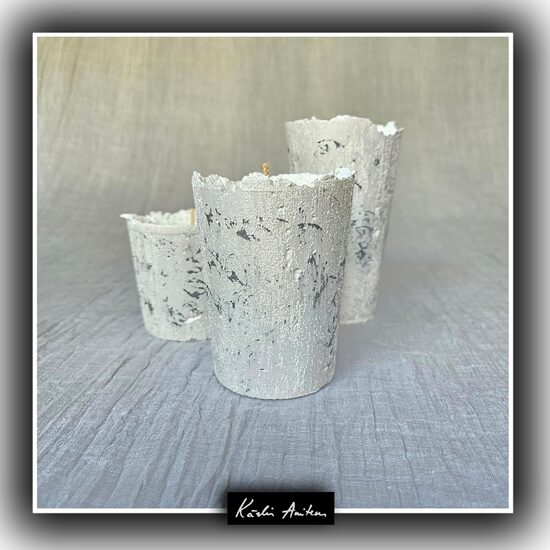 Pearly White Tumblers with Grey Speckles. Scent: Plum and Rhubarb