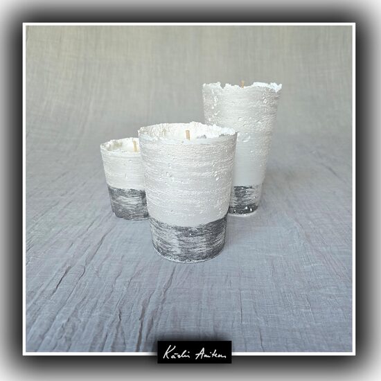 Pearly White Tumblers with Grey Band. Scent: Lemon and Orange Leaves